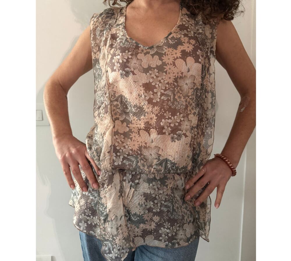 Vintage Y2K Intimissimi Moody Floral Semi Sheer Silk Top Women's sz. Medium